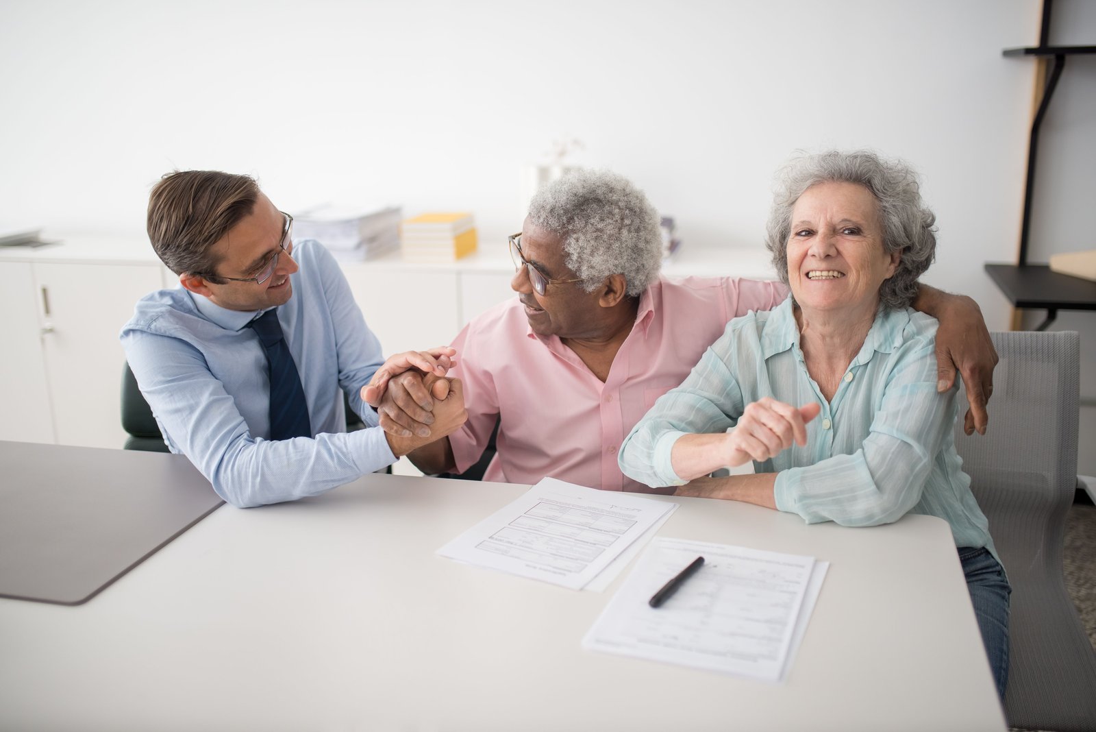 Consultant meeting with client